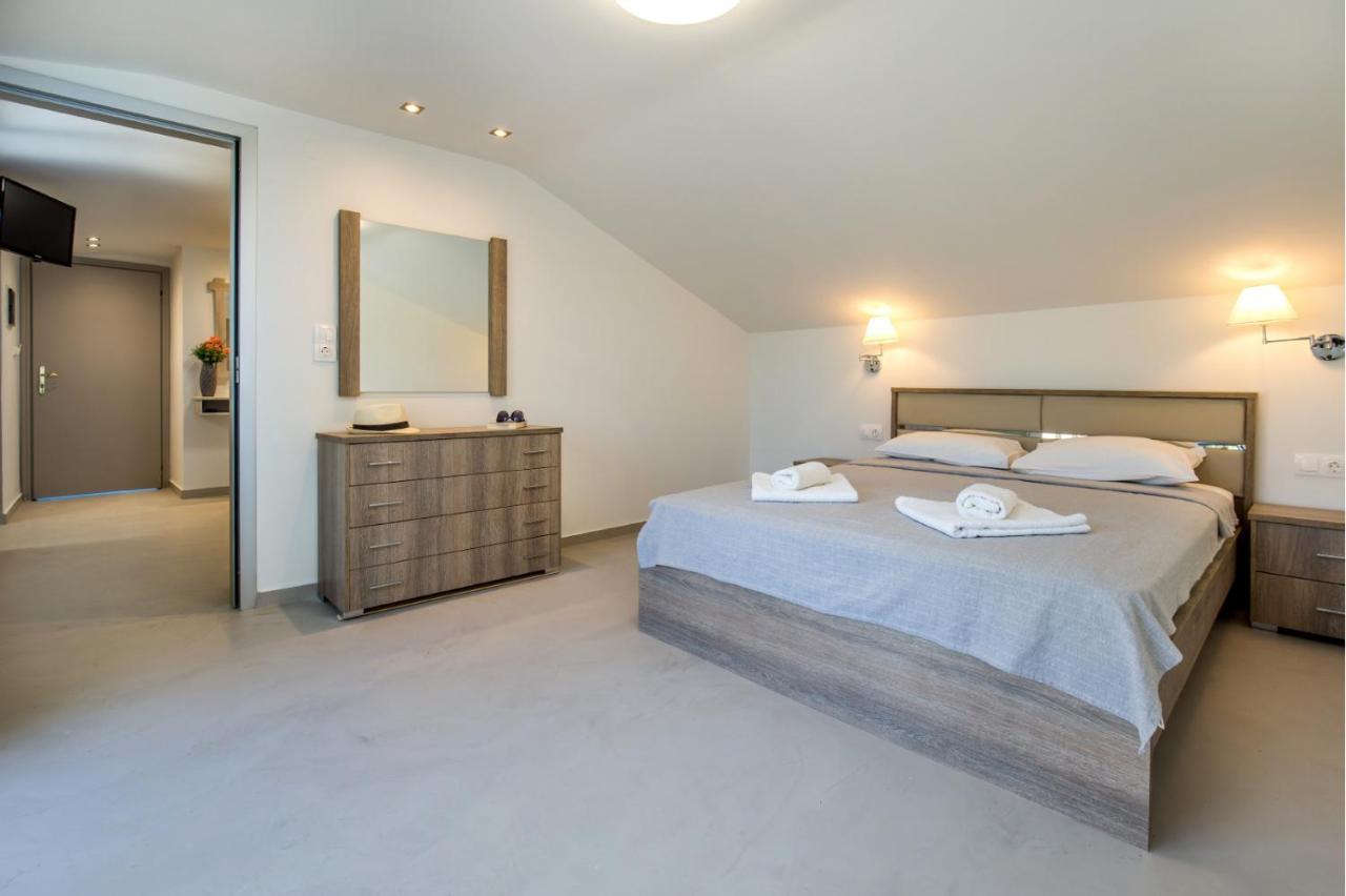Haus Sofi Hotell Pefkari Exteriör bild