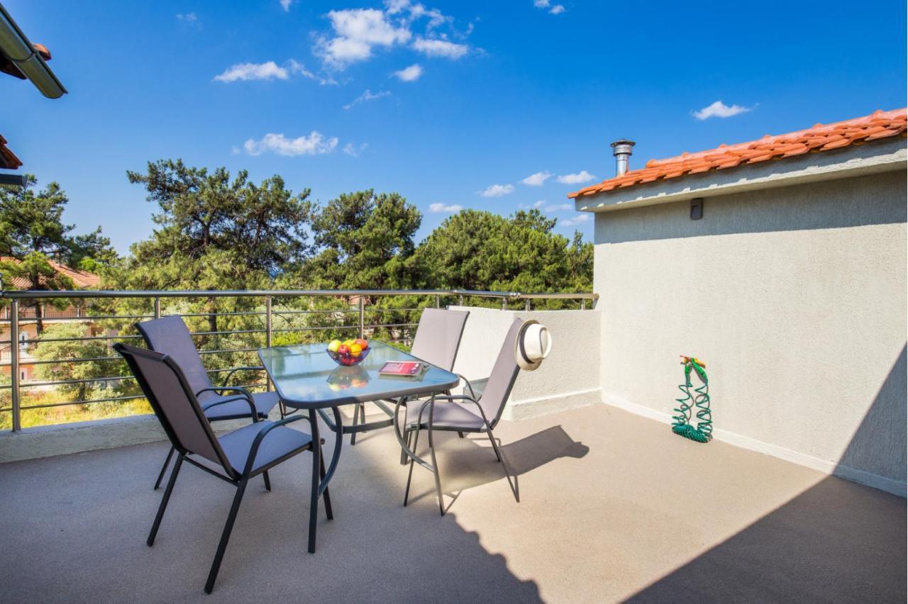 Haus Sofi Hotell Pefkari Exteriör bild