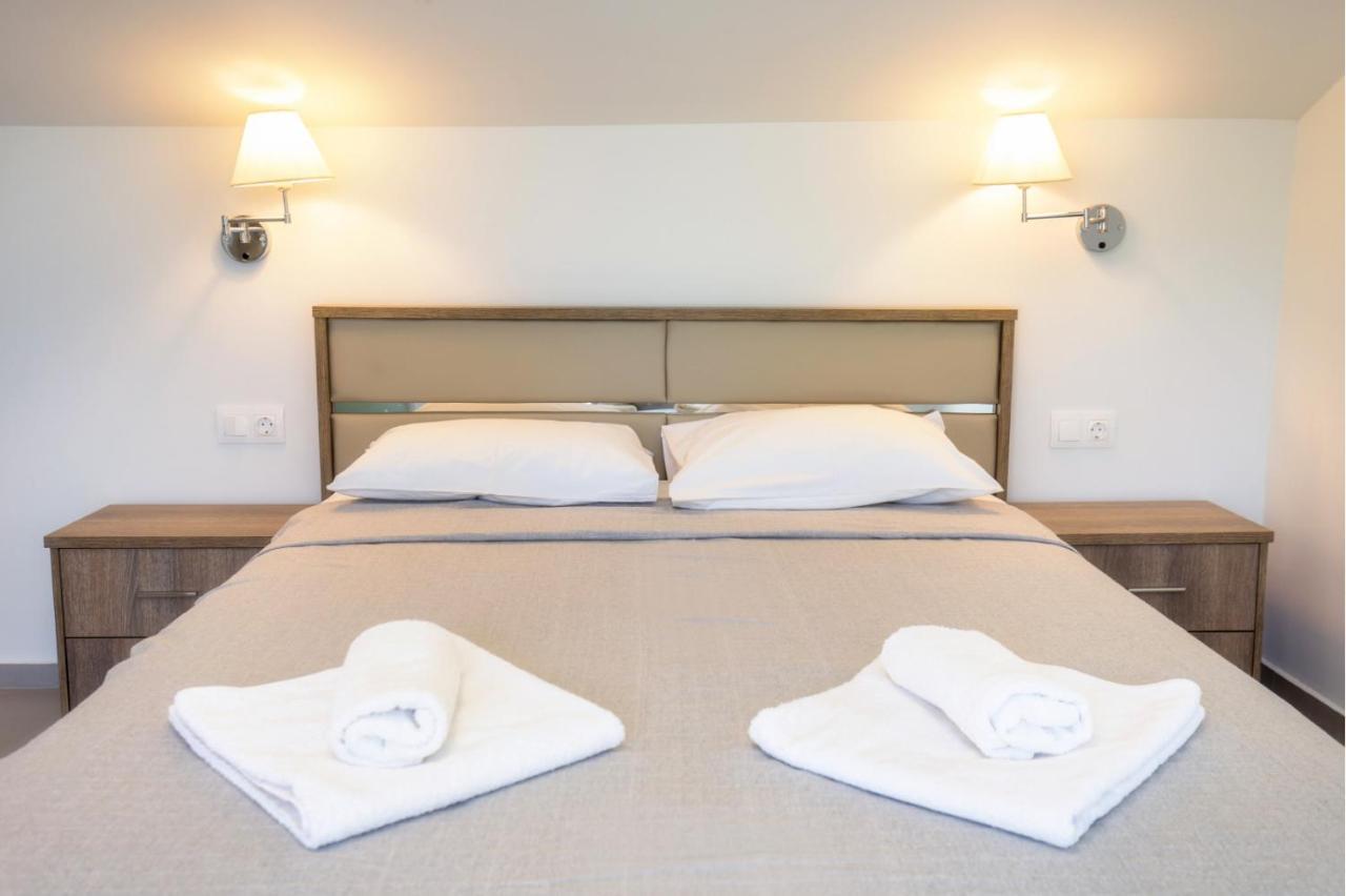 Haus Sofi Hotell Pefkari Exteriör bild