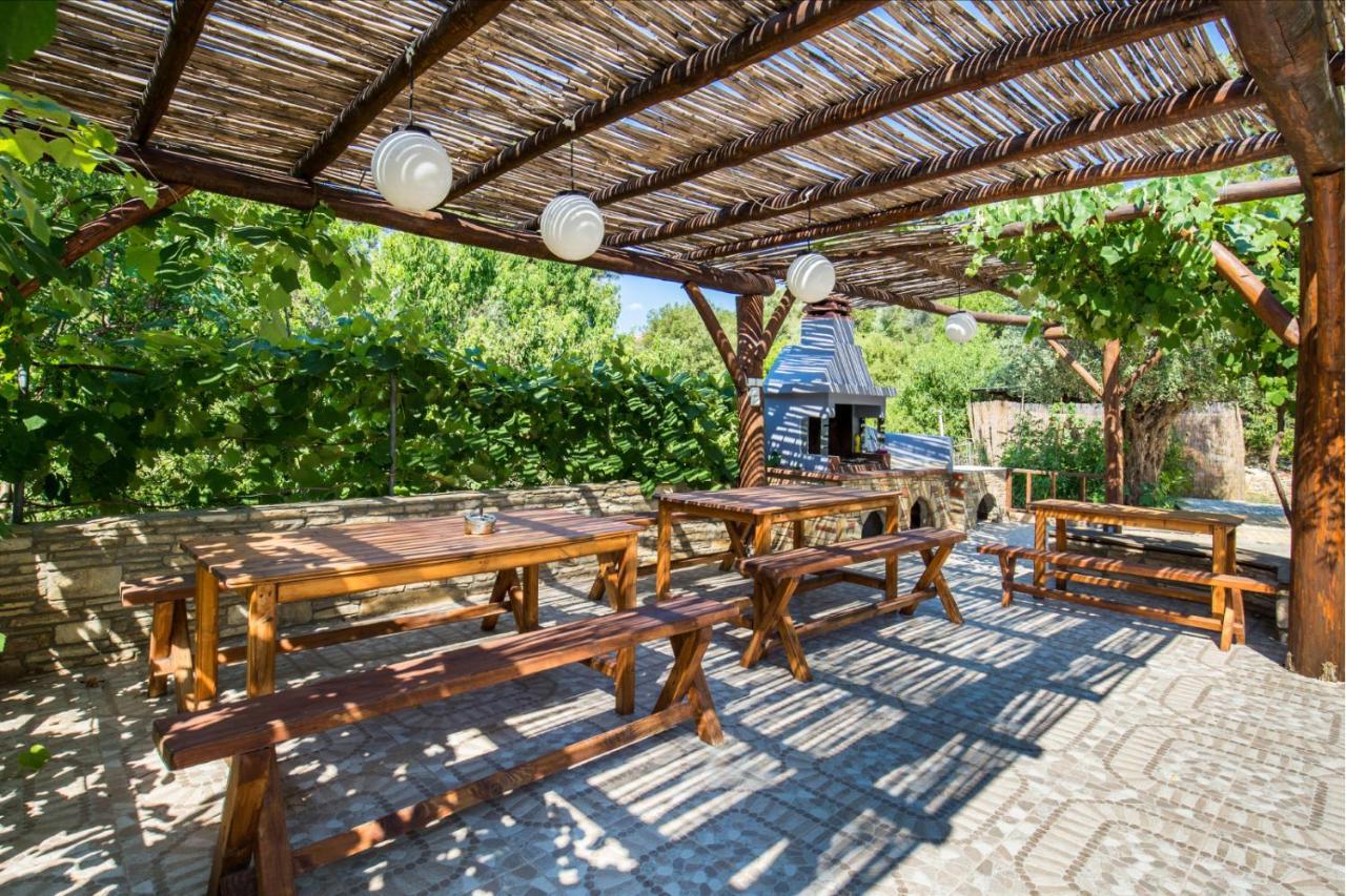 Haus Sofi Hotell Pefkari Exteriör bild